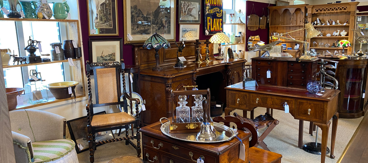 Lowfields Barn Antiques – A group of Antique Shops based near Gainsborough, Lincolnshire. Please browse our collection of Antique Furniture, Decorative Antiques and Collectables for sale. Please feel free to visit our Lincolnshire Antique Shops.