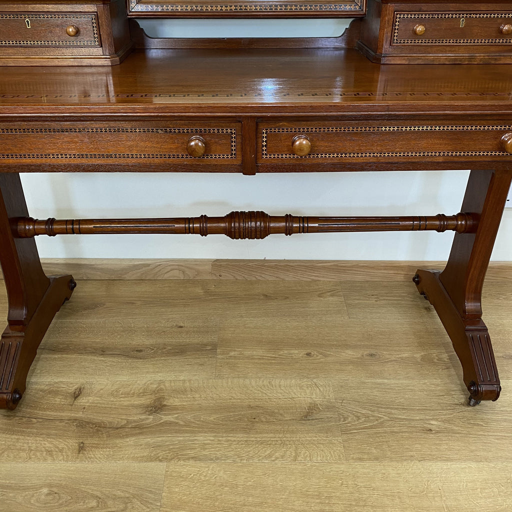 Exhibition Quality Walnut Dressing Table by Lamb of Manchester-Antique Furniture > Dressing Tables-James Lamb of Manchester-Lowfields Barn Antiques